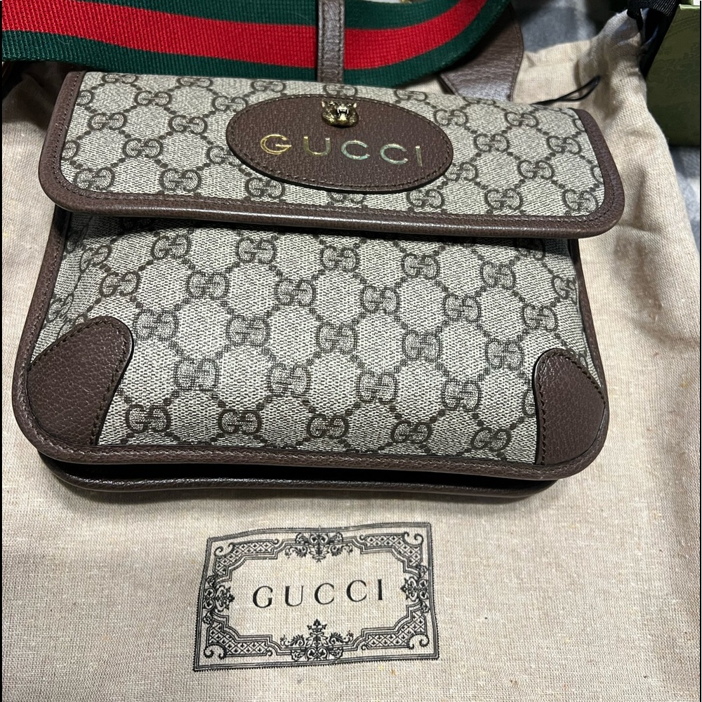Neo Vintage small messenger bag
Style: 5010509C2VT8745
Color: GG Supreme